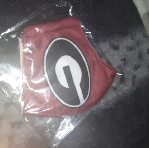 Georgia Bulldogs Football  Face mask/Red and Black/OSFA - Picture 4 of 6